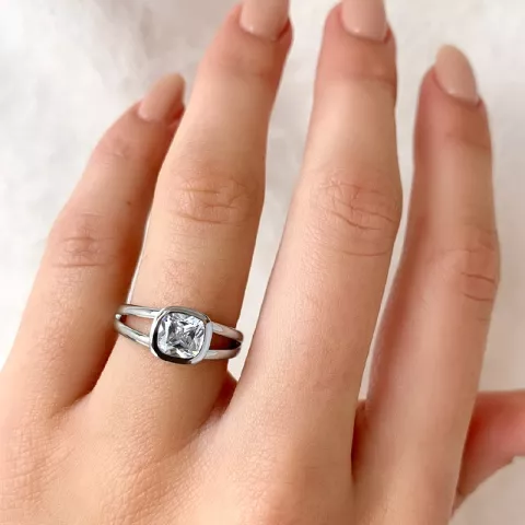 Elegant hvid zirkon ring i sølv