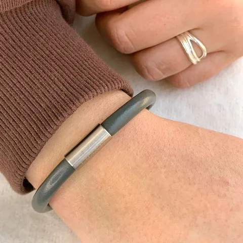 Brun læder armbånd i stål  x 6 mm