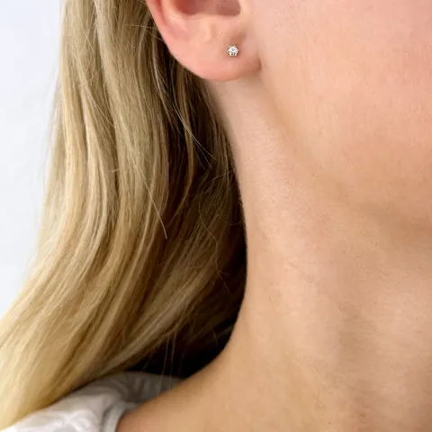 2 x 0,10 ct lab grown diamant solitaireørestikker i 14 karat guld med lab grown diamant 