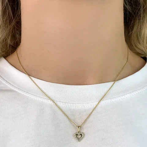 hjerte zirkon vedhæng i 8 karat guld