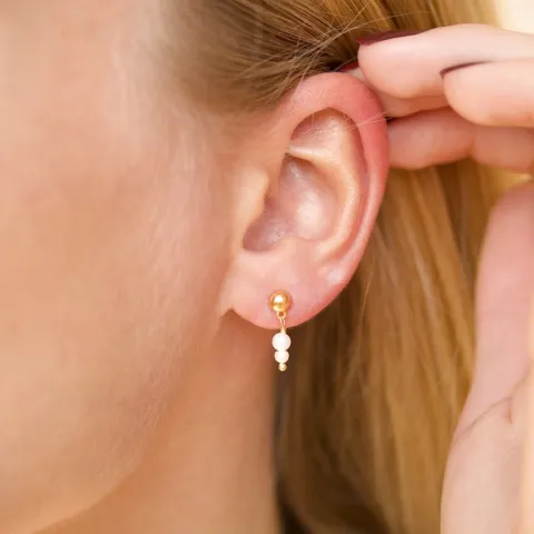 hvid perle øreringe i forgyldt sølv