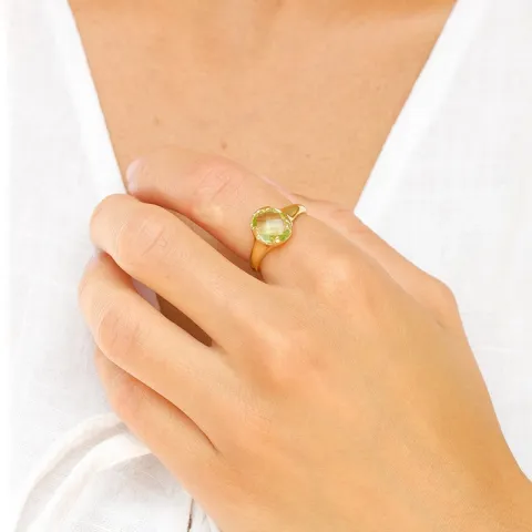 lysegrøn krystal ring i forgyldt messing
