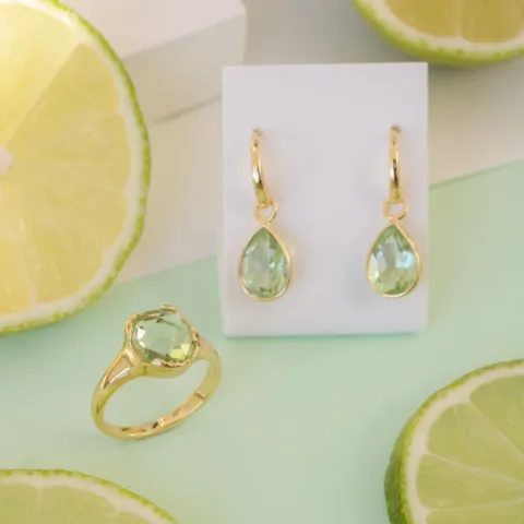 lysegrøn krystal ring i forgyldt messing - Eliné