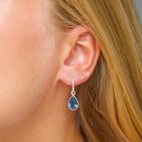 dråbe blå mørkeblå krystal øreringe i forsølvet messing - Loom Stones