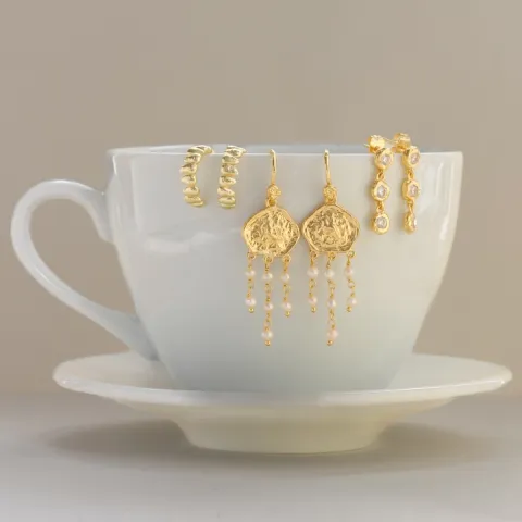 hvid perle øreringe i forgyldt messing - Eliné