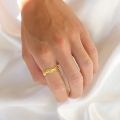 blad ring i forgyldt messing