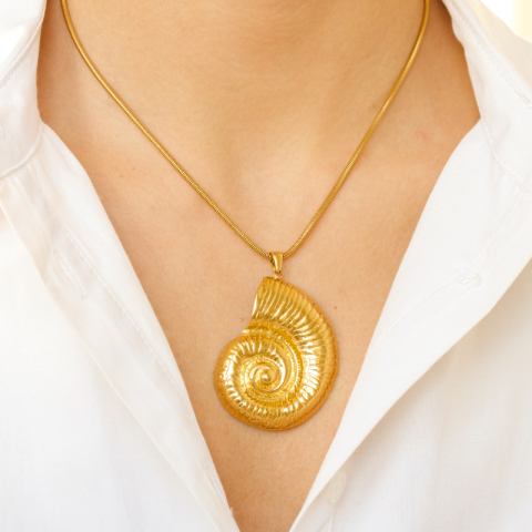 vandfast musling halskæde i forgyldt stål - OCEANA