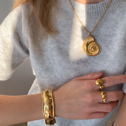 vandfast musling halskæde i forgyldt stål - OCEANA