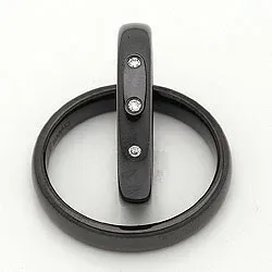 Vielsesringe i sort stål 0,024 ct