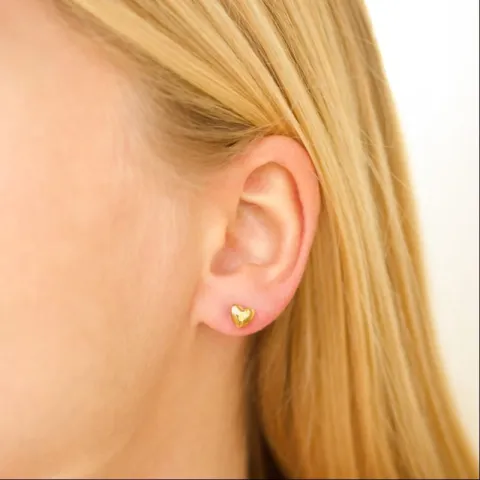 vandfaste hjerte ørestikker i forgyldt stål - OCEANA