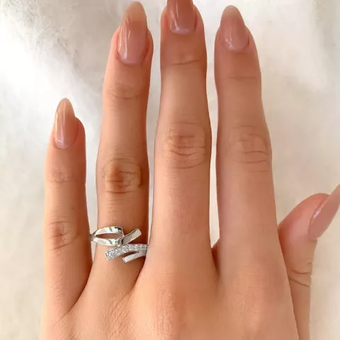 Blank lyserød zirkon ring i rhodineret sølv