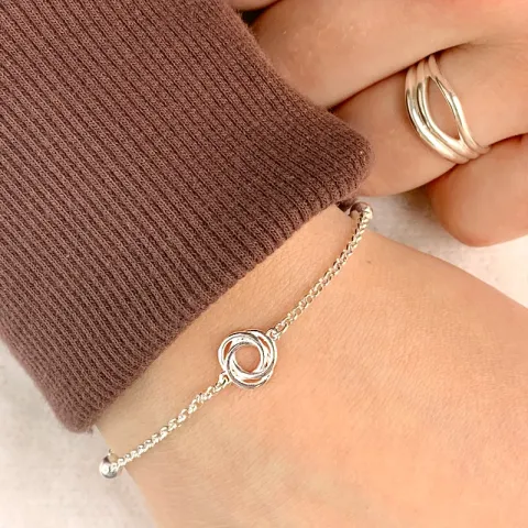 armbånd i sølv med vedhæng i sølv