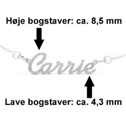 Navnehalskæde med vedhæng i sølv
