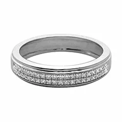 Bred diamantring i 14 karat hvidguld 0,15 ct
