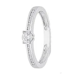 diamant ring i 14 karat hvidguld 0,30 ct