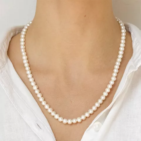 50 cm hvid Perlehalskæde med ferskvandsperle.