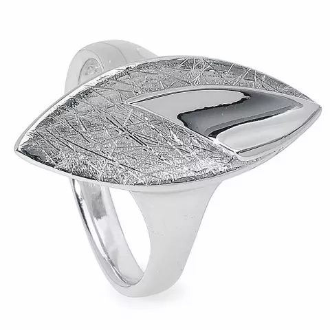 Skulpturel struktureret ring i sølv