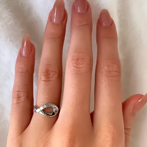 Elegant dråbeformet ring i 925 karat sølv 0,015 ct