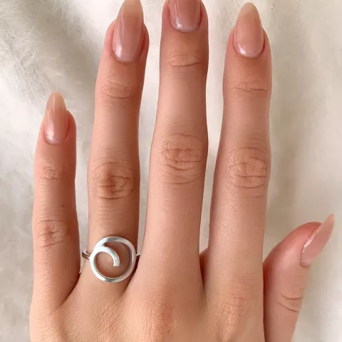 Elegant rund ring i sølv