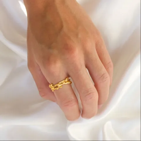 ring i forgyldt sølv