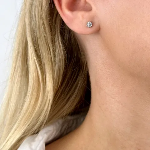 2 x 0,20 ct solitaireørestikker i 14 karat hvidguld med diamant