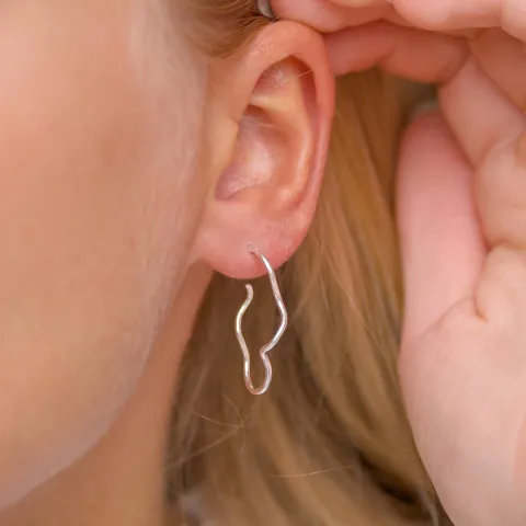 halvcreoler i sølv - Lumé Essence