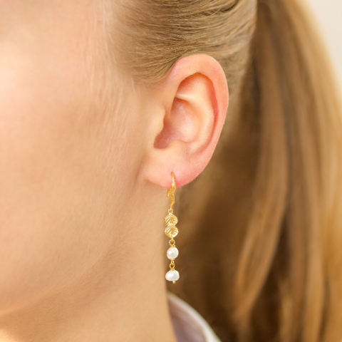 perle kæde øreringe i forgyldt messing - Eliné