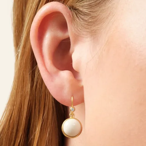 Julie Sandlau Prime Ivory øreringe i forgyldt sølv hvid krystal