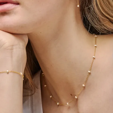 Enamel Lola Bold Daisy halskæde i forgyldt sølv hvid emalje