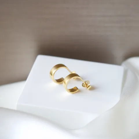 ID Fine IDH011GD chunky mini hoops i forgyldt sølv