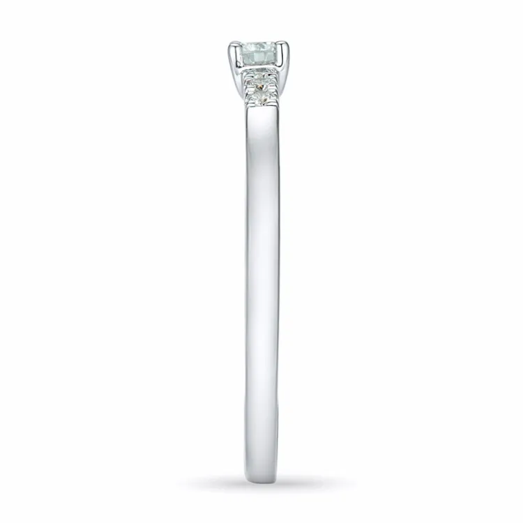 rund diamantring i 14 karat hvidguld 0,08 ct 0,06 ct