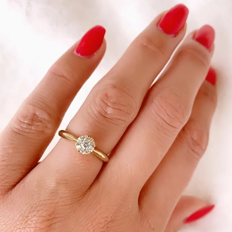 Kollektionsprøve rund diamant ring i 14 karat guld 0,10 ct 0,12 ct