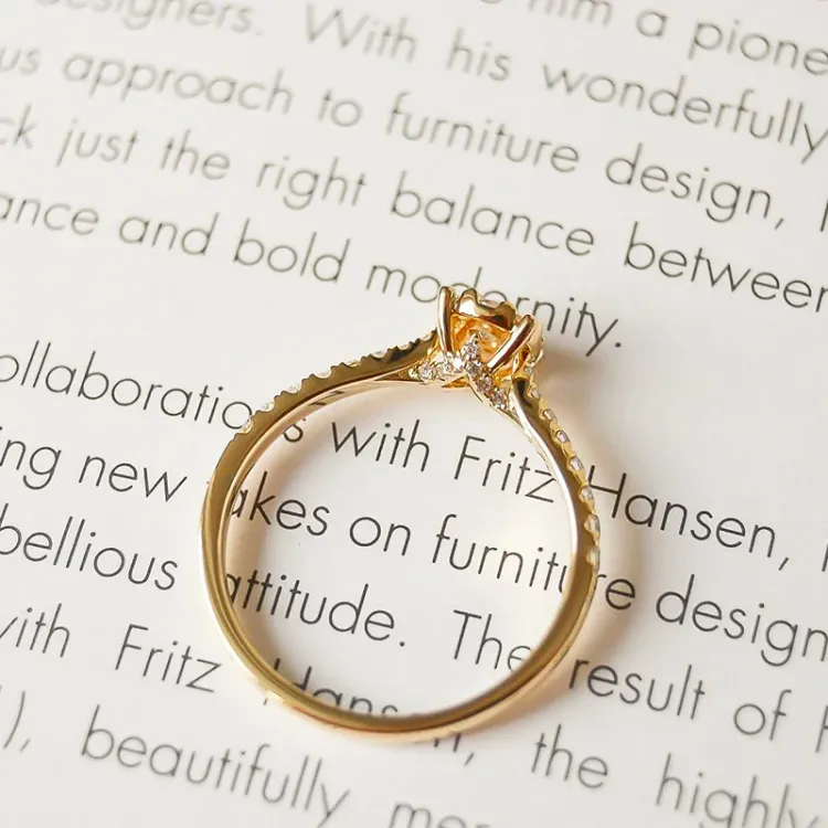rund diamantring i 14 karat guld 0,10 ct 0,36 ct