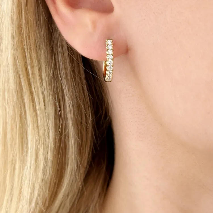 17 mm creoler i 14 karat guld med diamant