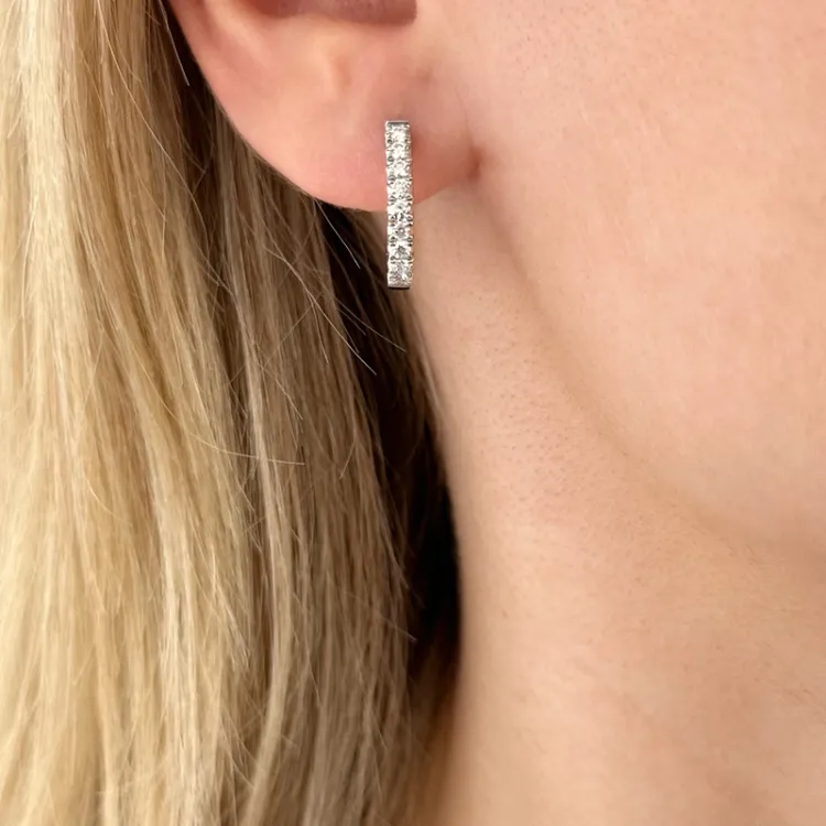 creoler i 14 karat hvidguld med diamant