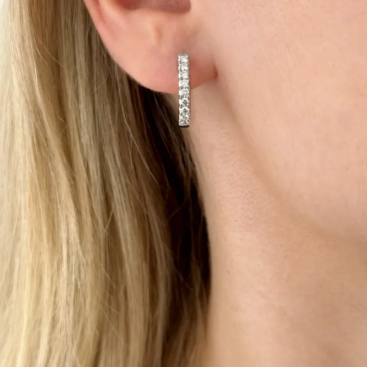 creoler i 14 karat hvidguld med diamant