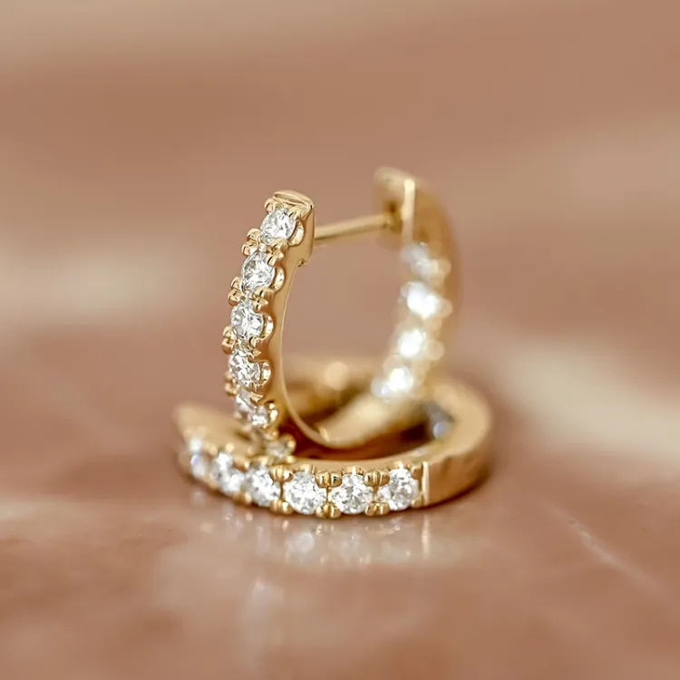 14 mm diamant creoler i 14 karat guld med diamant