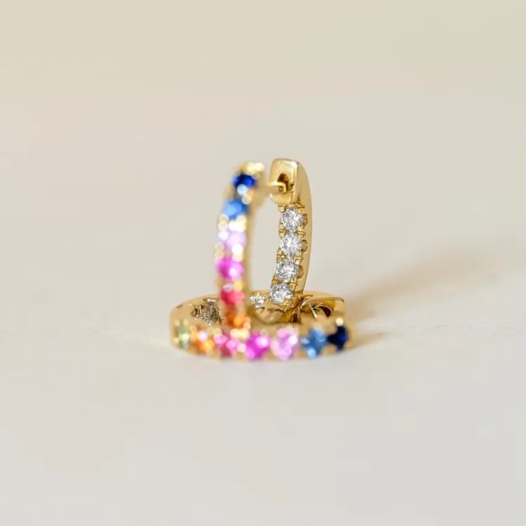14 mm multifarvede safir creoler i 14 karat guld med diamant og safir