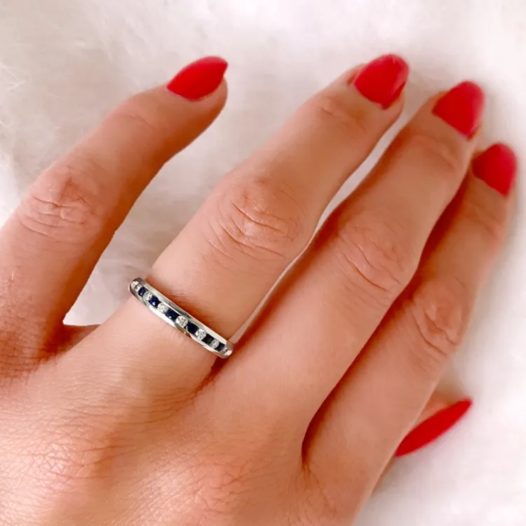 Safir brillantring i 14 karat hvidguld 0,17 ct 0,14 ct