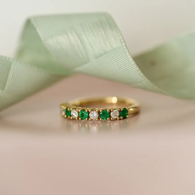 Smaragd diamantring i 14 karat guld 0,40 ct 0,24 ct