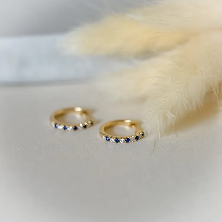14 mm safir creoler i 14 karat guld med safir og diamant