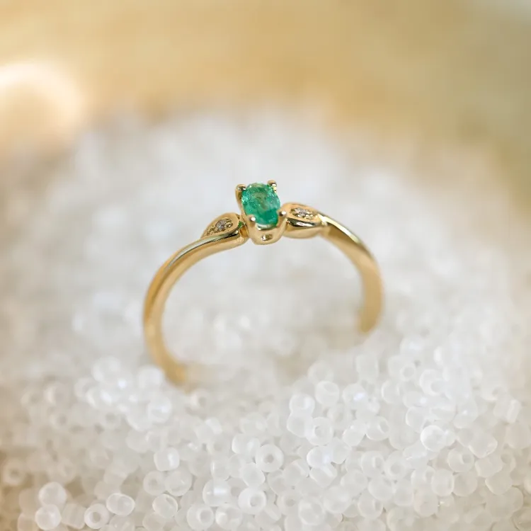 smaragd diamantring i 14 karat guld 0,25 ct 0,008 ct