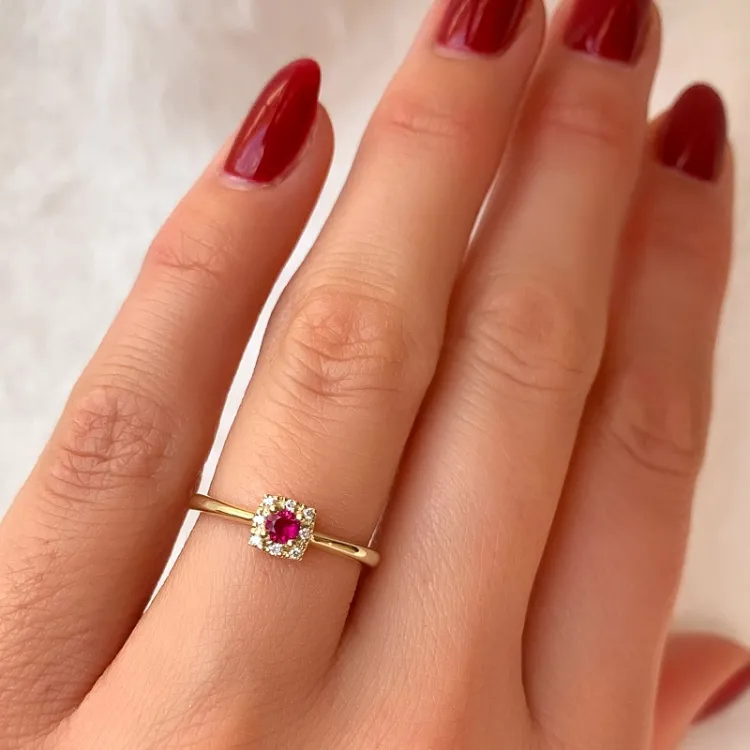 rubin brillantring i 14 karat guld 0,147 ct 0,04 ct
