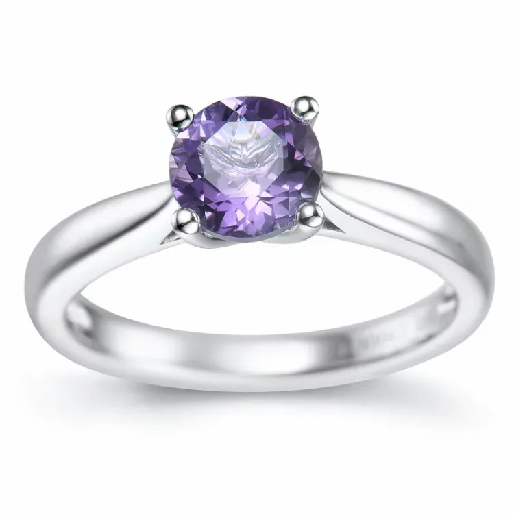 ametyst solitairering i 14 karat hvidguld 0,95 ct