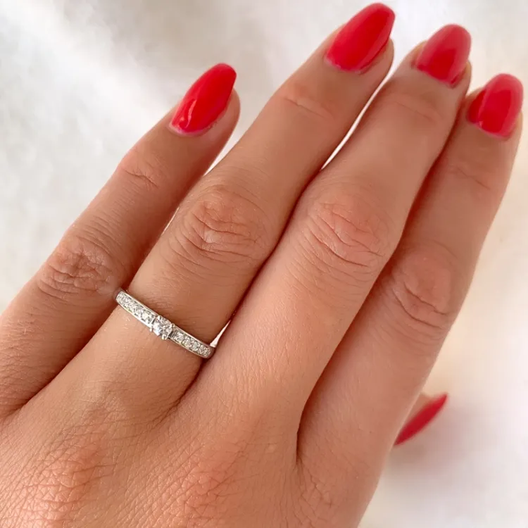 diamant ring i 14 karat hvidguld 0,20 ct