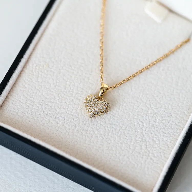 hjerte diamant vedhæng i 14 karat guld 0,288 ct