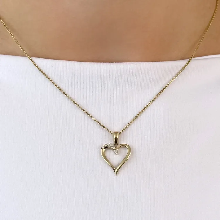 hjerte diamant vedhæng i 14 karat guld 0,054 ct