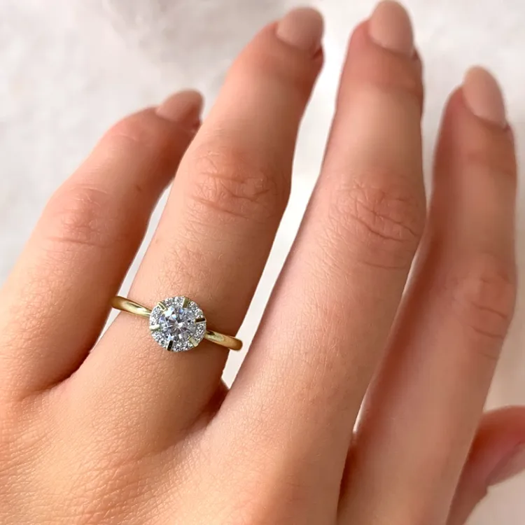 rund zirkon ring i 14 karat guld med rhodium