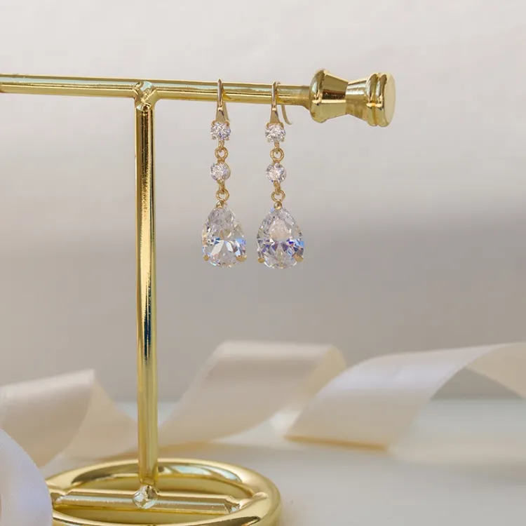 dråbe øreringe i 9 karat guld med zirkon - Gold Collection