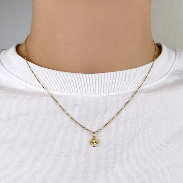 lille hjerte vedhæng i 9 karat guld - Gold Collection